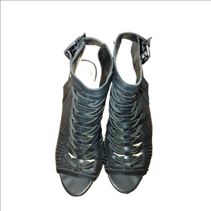 Vince Camuto size 9M